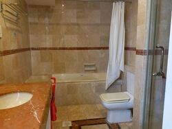 Leonie Condotel (D9), Condominium #573993111